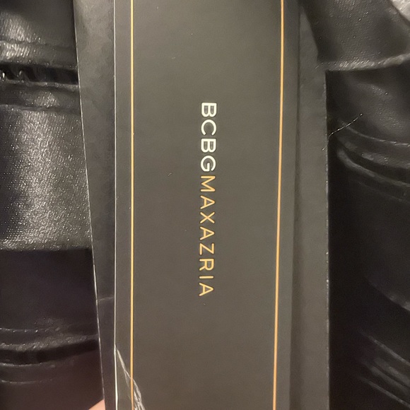 Black cocktail dress size 4 from bcbg. Never worn . - Picture 2 of 5